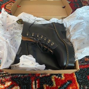 brand new never worn dr. marten leona black